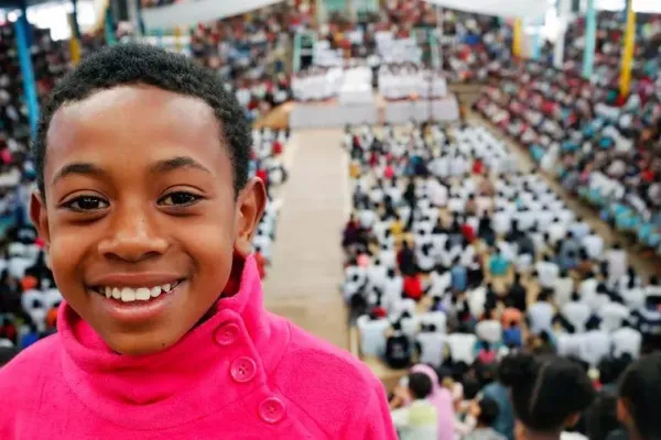 Catholics gather for Sunday Mass with the Akamasoa Community of Good Friends in Antananarivo, Madagascar, Feb. 27, 2020. (photo: godongphoto / Shutterstock)