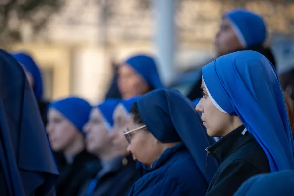 Pope Francis "stable", No Respiratory Failure Episodes Reported on Tuesday: Vatican Updates