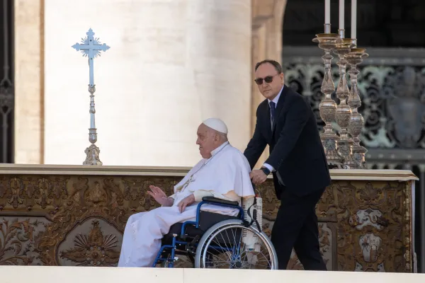 Pope Francis Shows Slight Improvements During Convalescence, Vatican Says