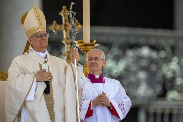 In Phone Call with Russian President Vladimir Putin, Pope Leo XIV Appeals for Russia to "favour peace, dialogue"