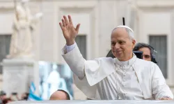 Pope Leo XIV greets pilgrims during his general audience in St. Peter’s Square at the Vatican, Wednesday, Oct. 22, 2025 / Credit: Daniel Ibáñez/CNA