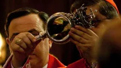 Cardinal Crecscenzio Sepe views the reliquary with the blood of St. Januarius in 2009. Credit: Paola Migni via Flickr (CC BY 2.0)