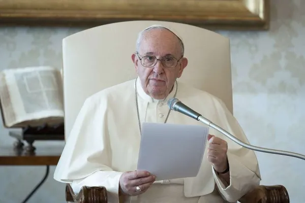 Pope Francis Encourages Young Economists to Learn from the Poor