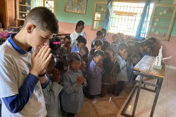 American Teen Breathes Life into Rosary Devotion among Children in Madagascar