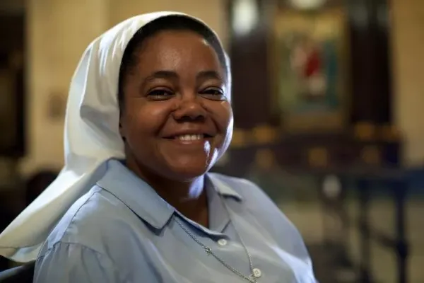 For committed Catholics, statistics like this come as no surprise. It’s the Gospel message in a bar-graph, the Cross in a pie-chart. / Credit: Diego Cervo / Shutterstock