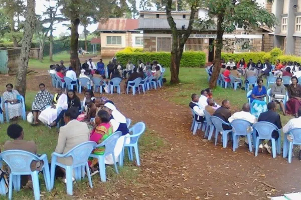 A meeting of Small Christian Communities (SCCs) in the Association of Member Episcopal Conferences in Eastern Africa (AMECEA) region. Credit: Meru Diocese