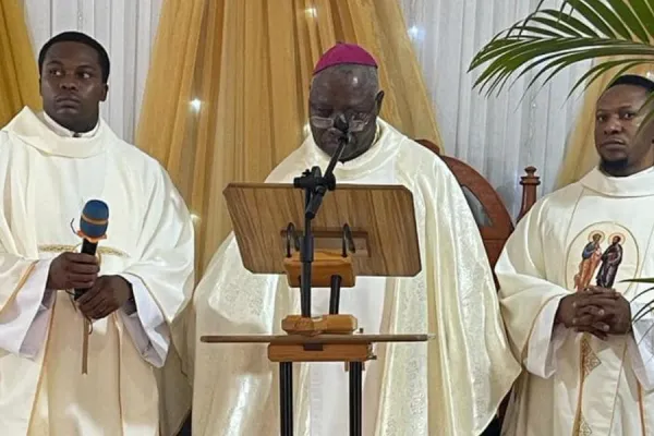 Archbishop Ignatius Ayau Kaigama during Holy Mass at St. Augustine’s Parish of Abuja Archdiocese. Credit: Abuja Archdiocese