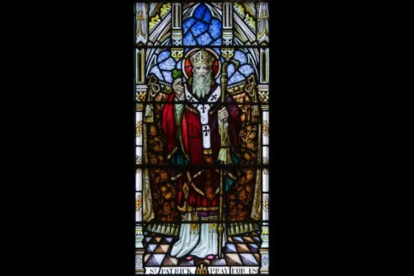 Detail of stained glass depicting St. Patrick, in Our Lady, Star of the Sea, Goleen, County Cork. | Credit: Andreas F. Borchert via Wikimedia Commons (CC BY 3.0)