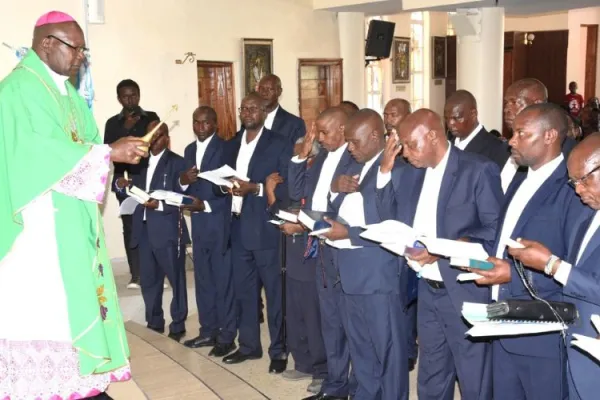 Bishop John Oballa of Kenya's Catholic Diocese of Ngong during the commissioning of men to the Catholic Men Association(CMA). Credit: Ngong Diocese.