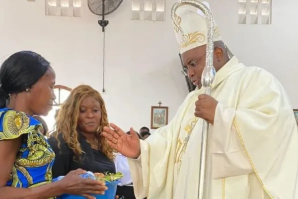 “Love people while they are alive”: Catholic Bishop in Angola Faults Lavish Funerals, Calls for Solidarity with the Sick
