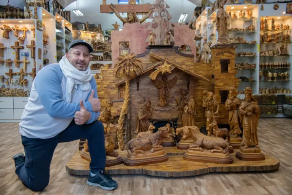 War, Economic Struggles Threaten Bethlehem’s Century-old Crafts Tradition