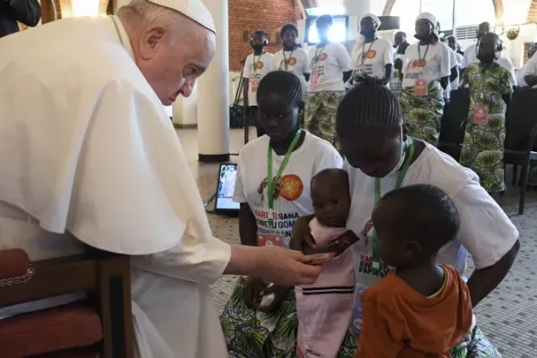 Pope Francis meets victims of violence from the Democratic Republic of Congo’s conflict-ridden eastern region. | Vatican Media