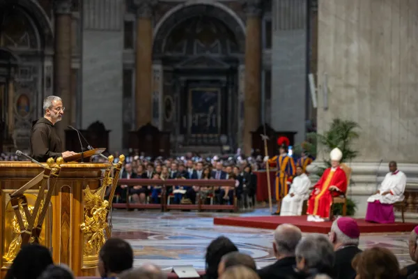 On Good Friday, Vatican Preacher Says Authentic Intelligence is Found in Self-giving Love