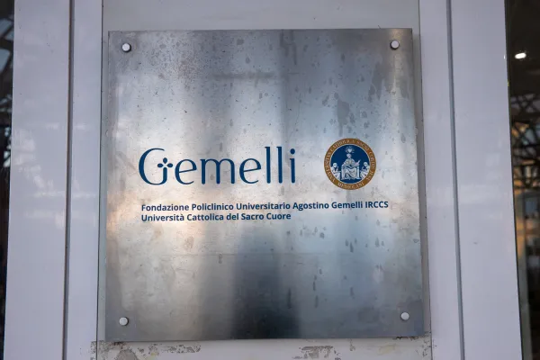 Pope Francis’ Health Remains Stable As He Continues Physiotherapy in Hospital: Vatican Updates