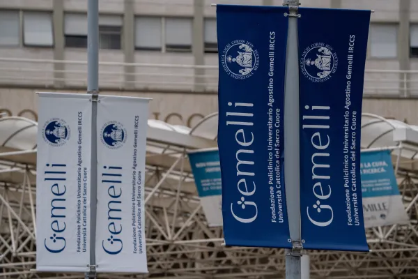 Doctors on Wednesday Confirm Pope Francis’ Health Continues to Improve: Vatican Updates