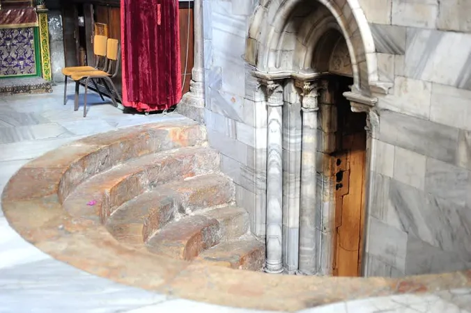 The exit from the Grotto of the Nativity in Bethlehem. | Credit: Guillaume Paumier, CC BY 3.0, via Wikimedia Commons