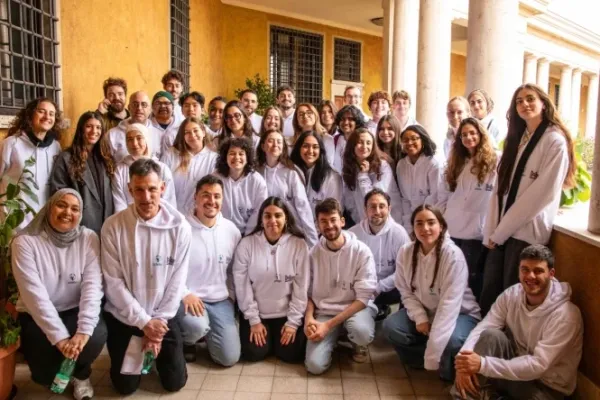 Young Christians, Muslims, Jews at the Vatican: "It’s possible to live together in peace"