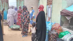 Accueil-Écoute supports migrants in difficulty, whatever their religion. Here: distributing clothes to people in need. Credit: ACN