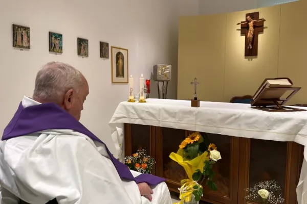First Photo of Pope Francis since Admission to Hospital Released, Concelebrates Holy Mass at Chapel