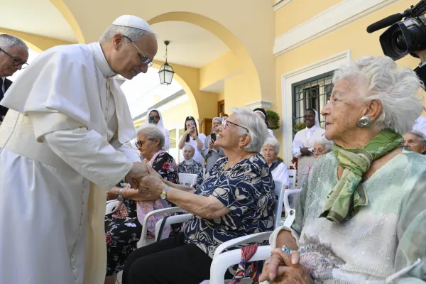 "Age doesn’t matter": Pope Leo XIV Visits Home for Elderly in Castel Gandolfo