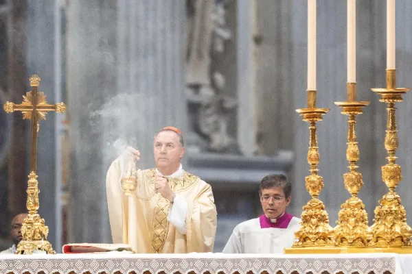 Pope Francis Urged "heart and spirit pure, free enough" for "the poorest" Among Us, Cardinal at 8th Novendiales Mass