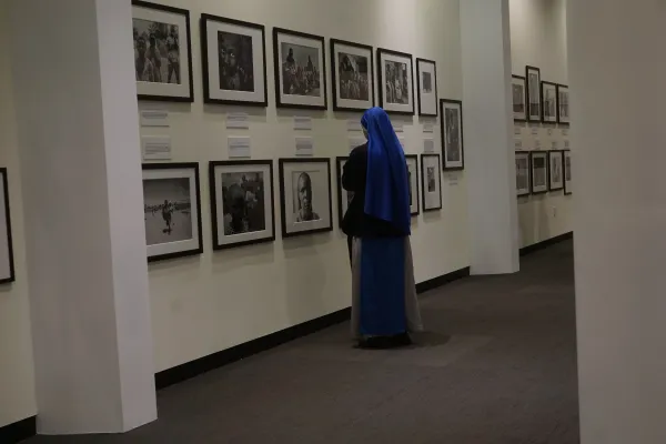 Nigerian, Iraqi Priests Tell of Aiding Persecuted Christians Seen in Photo Exhibit