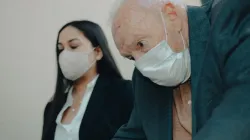 Former cardinal Theodore McCarrick arrives at Massachusetts’ Dedham District Courthouse for his arraignment, Sept. 3, 2021. / Credit: Andrew Bukuras/CNA