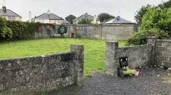 View of the mass grave at the Bon Secours Mother and Baby Home in the town of Tuam, County Galway. / Credit: AugusteBlanqui, CC BY-SA 4.0, via Wikimedia Commons