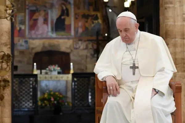 "It is time that the poor be given back their voice": Pope Francis in Assisi